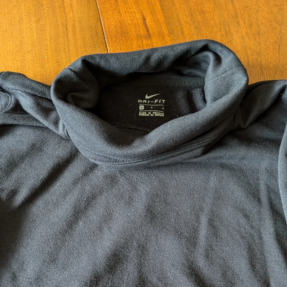 Black Nike‎ Dri-Fit sweatshirt with pockets size large